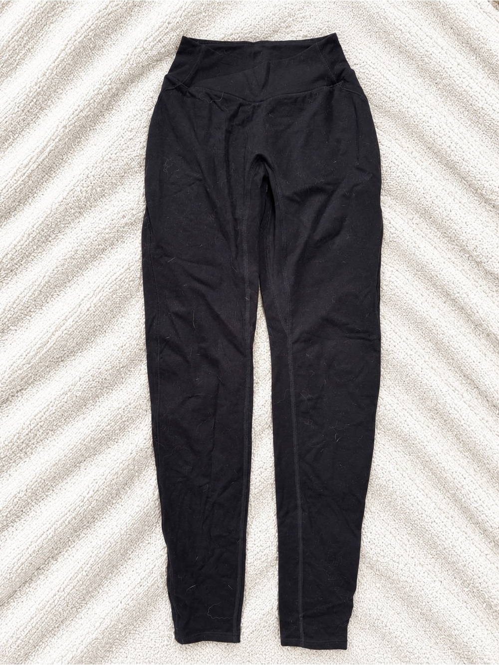 Alphalete Black Mid Rise Scrunch Butt Leggings